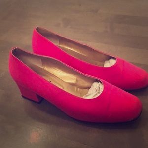 Yves Saint Laurent pink short heel shoes